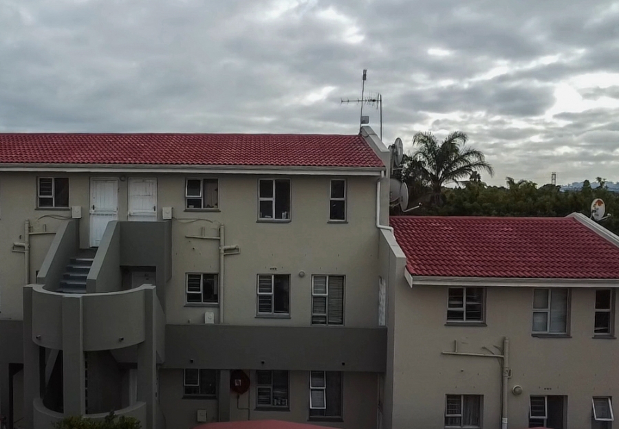 1 Bedroom Property for Sale in Oakglen Western Cape